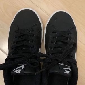 Nike Blazer low, Black and white